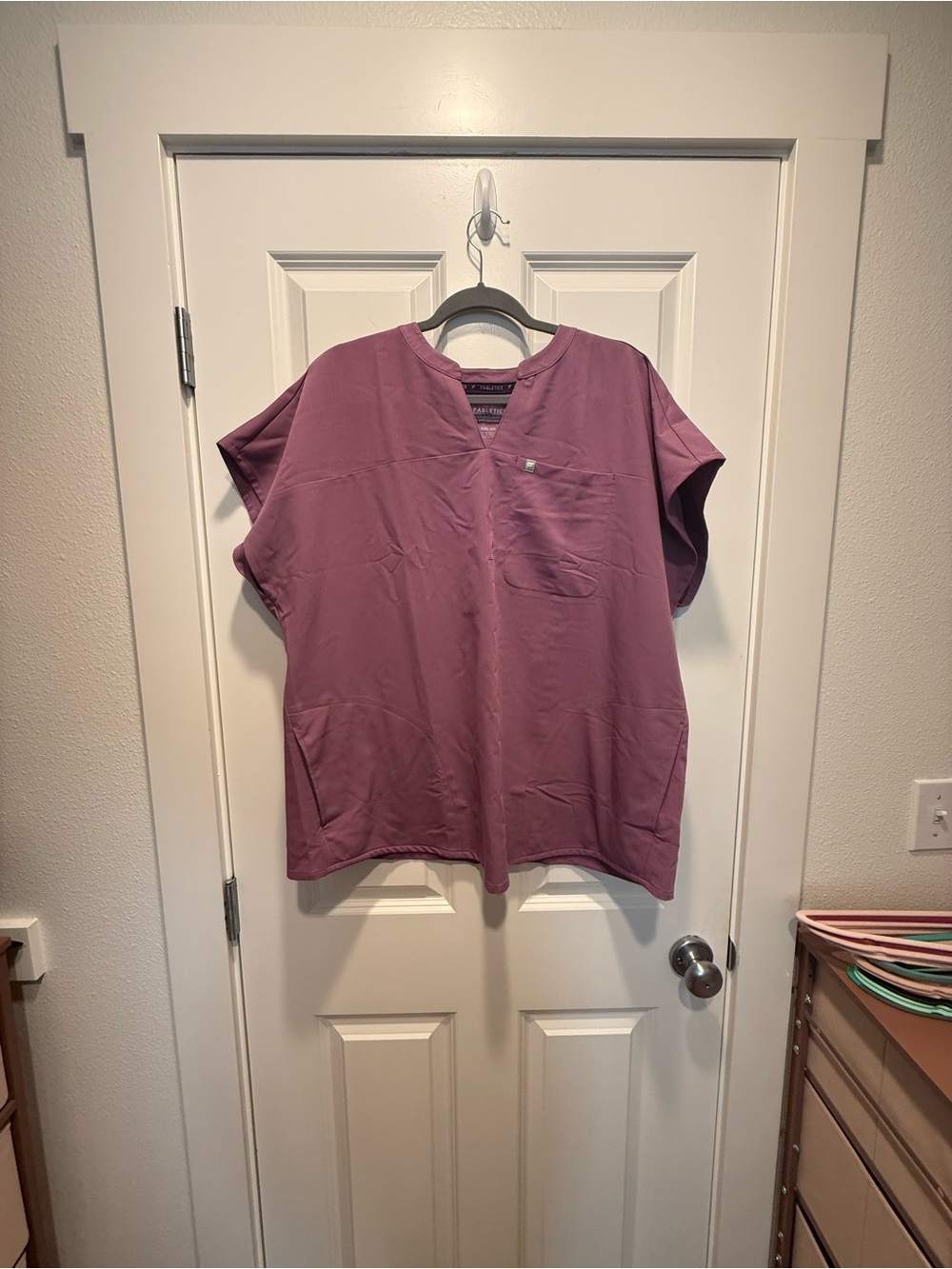 Fabletics xxl 1x scrub top nwot